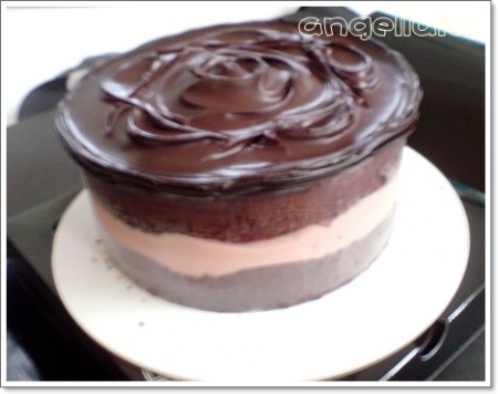 Black as Chocolate 黃湘怡的蛋糕店(八德店)：黑嘉侖草莓巧克力蛋糕
