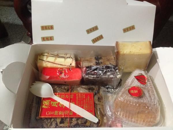 勝家喜餅專賣店：高雄勝家 彌月蛋糕油飯禮盒